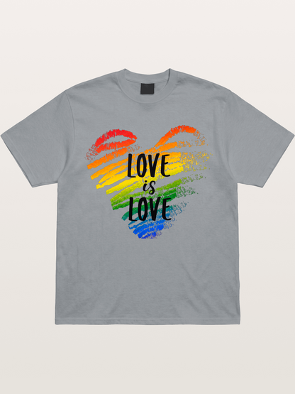 Love Is Love Rainbow Heart Art Gildan T-shirt