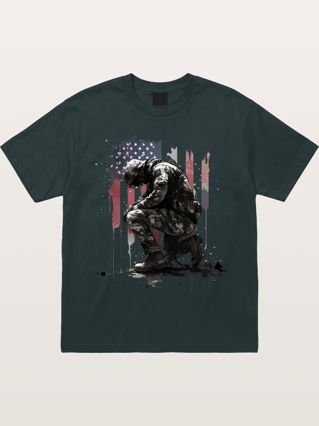 Kneeling Soldier Memorial Print Gildan T-shirt