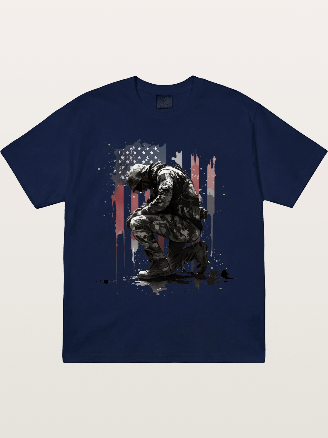 Kneeling Soldier Memorial Print Gildan T-shirt