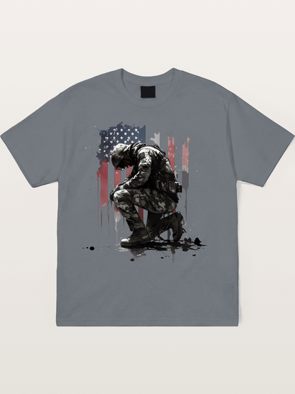 Kneeling Soldier Memorial Print Cotton T-shirt